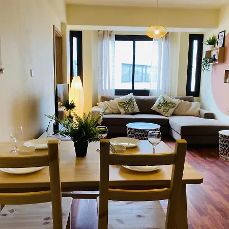 Apartment Celine's 2 Bedrooms In Center Larnaca