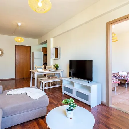 Celine's 2 Bedrooms In Center *