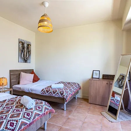 Appartement Celine's 2 Bedrooms In Center *